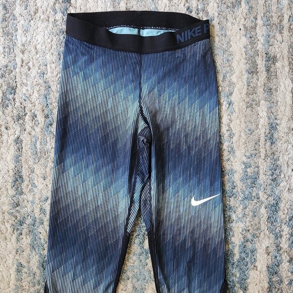 Nike Pro Dri-Fit Cool Capri Crop Blue Ombre Leggings Size Medium GUC - Picture 2 of 11